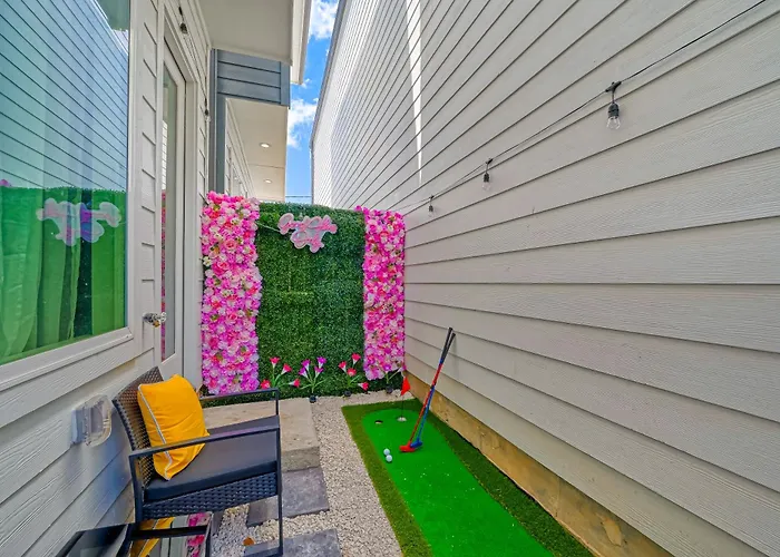 Elegant 3Br Haven- Games, Luxury & Lush Garden