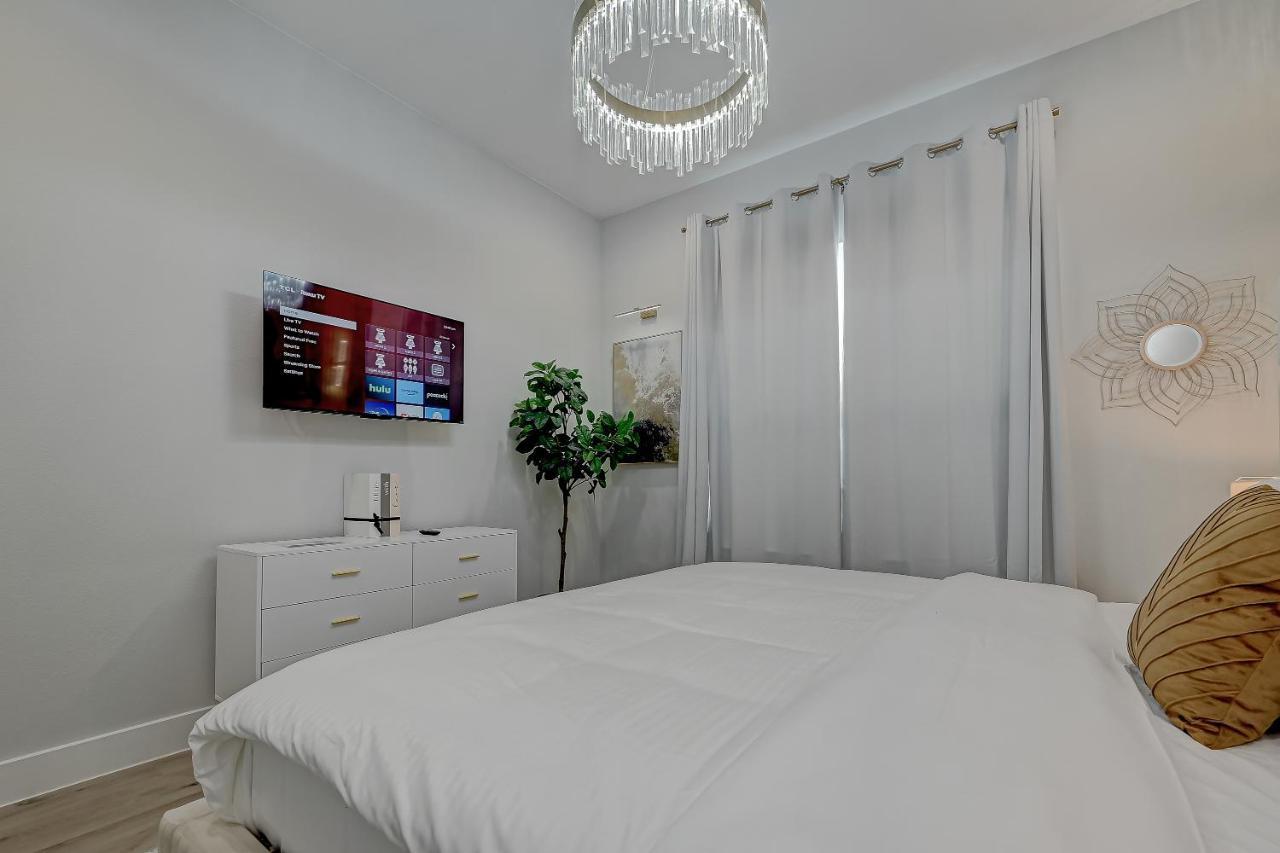 Villa Elegant 3br Haven- Games, Luxury & Lush Garden *