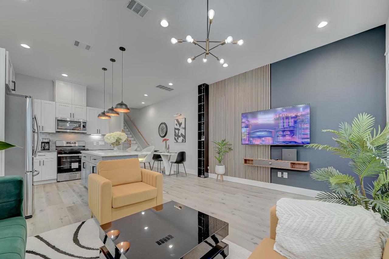 Elegant 3br Haven- Games, Luxury & Lush Garden